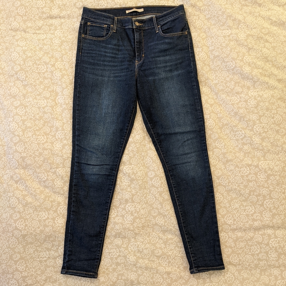 Levi 720 Highrise Super Skinny Jeans 32